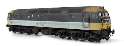 Some extreme fading can be seen on this class 47 with added special effects of paint peeling which matches prototype photos of the loco whilst in service for NSE. Some extreme fading can be seen on this class 47 with added special effects of paint peeling which matches prototype photos of the loco whilst in service for NSE.