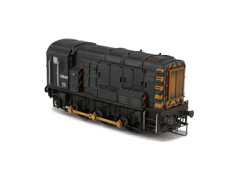 08645 Details added: semi respray to full black body, detailed buffer beam at both ends with wire coupler added, modified piping at both ends, driver and livery modifications.