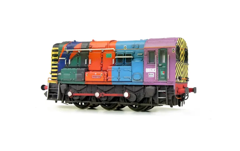 08682 with full respray to Bombardier livery including thinner chevrons at nose and cab ends. Renumbered, oval buffers at one end rectangular at other end, detailed buffer beam including extra pipework under buffer at one end and semi detailed at coupling