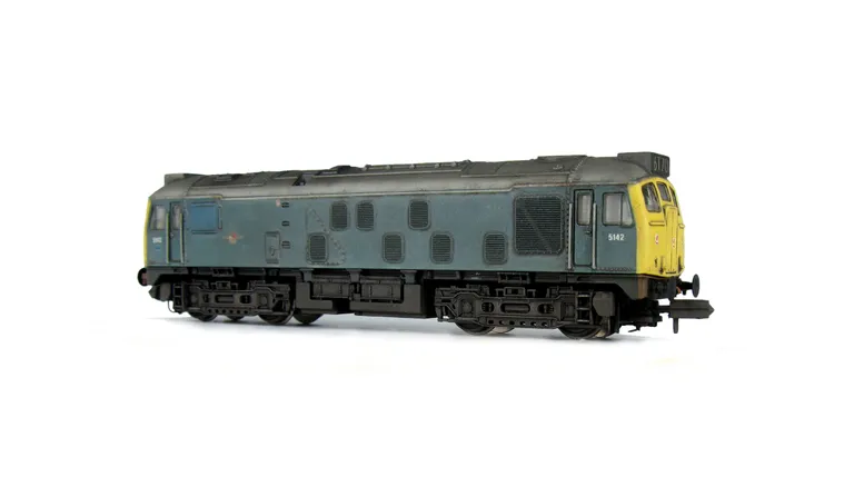D5142 Full respray to a very faded and battered BR Green with grill cover in blue. Conversion to a headcode box version with converted nose end, battery box modification with shorter tank, semi detailed buffer beam at both ends, renumbered, etched 3D roof