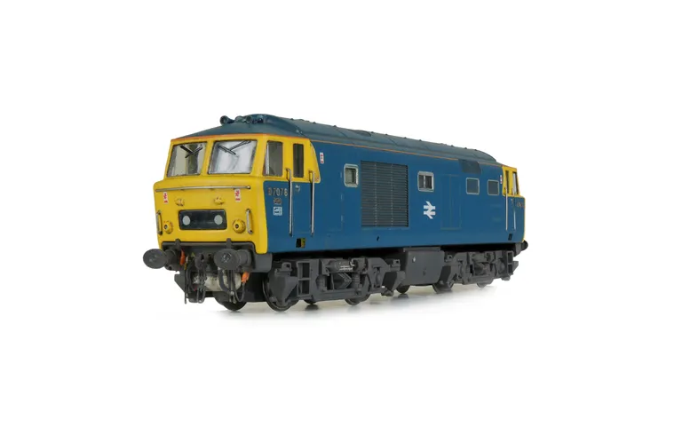 D7076 in preserved condition with respray into correct colours. Other details include: detailed buffer beam, semi detailed at coupling end, pommels added to front handrails, renumbered with metal numbers, driver and second man, etched work plates and chan