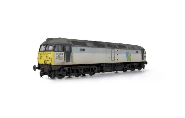 47004 Full respray into faded Railfreight livery. Details include heavy fading, finer aerials, body lowered, etched fan and grills, renumbered, detailed buffer beam at one end, moulded nose handrails replaced with wire including pommels and nose catch add