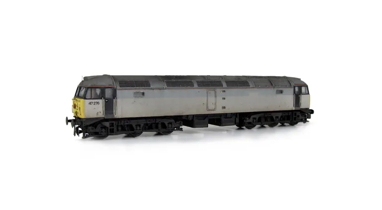 47276 Full respray into faded Railfreight livery and converted to a cutaway buffer beam. Details include heavy fading and special effects where sector vinyls used to be, paint flaking, driver, foot tread plates below doors, pipe on nose, rectangular buffe