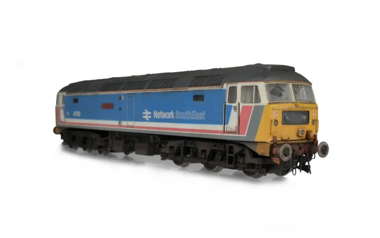 47581 with detailed buffer beam at both ends, moulded nose handrails replaced with wire, body lowered, nose catch, aerials removed, etched nameplates and moulded roof grills replaced with etched 3D fan and grill.