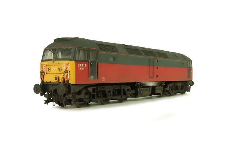 47635 Details include: livery adjustments, finer aerials, body lowered, etched fan and grills, renumbered, rch cables on nose, driver, detailed buffer beam at one end and semi detailed at coupling end, battery box modification, moulded nose handrails repl