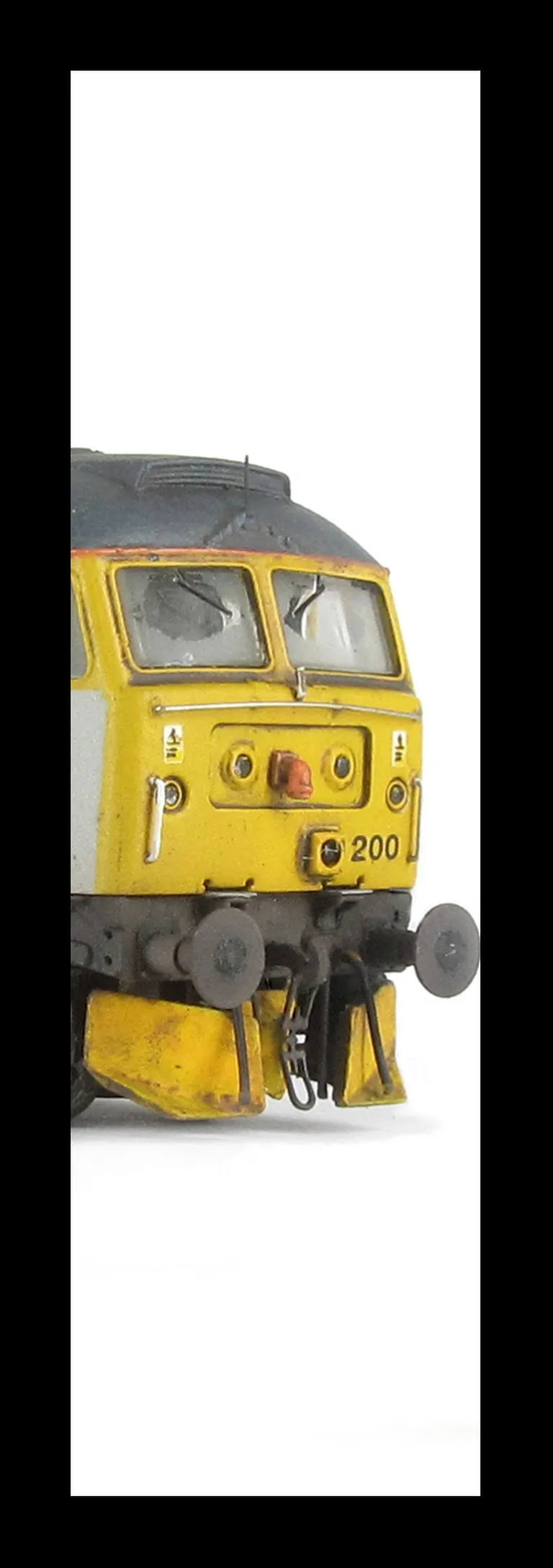 47200 showing a full respray into Cotswold Rail livery. Base model has been converted to a cutaway buffer beam example with etched kick plates and modified battery box. Other details include: detailed buffer beam at one end, moulded nose handrails replace