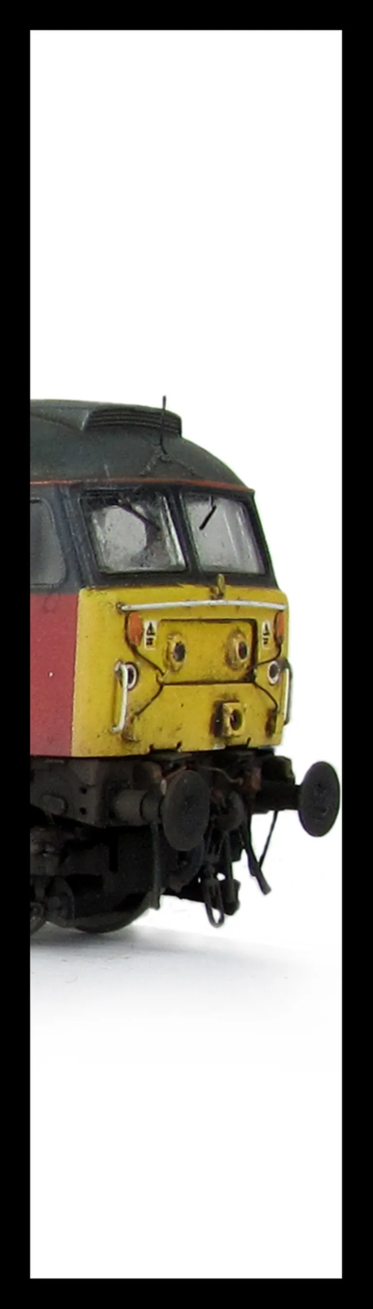 47784 showing a partial respray to RES livery. Base model has been converted to a cutaway buffer beam example with modified battery box. Other details include: detailed buffer beam at one end and semi detailed at coupling end, moulded nose handrails repla
