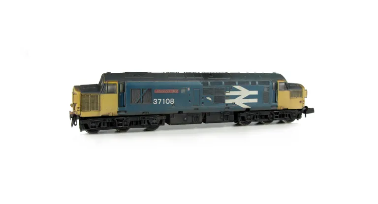 37108 with semi respray to include cantrail, faded paint and blue roof. Other details include bogie modification to reduce gap between body and bogies, etched headcode surrounds, etched air horn covers, aerial removed, speedo cable added, moulded roof gri