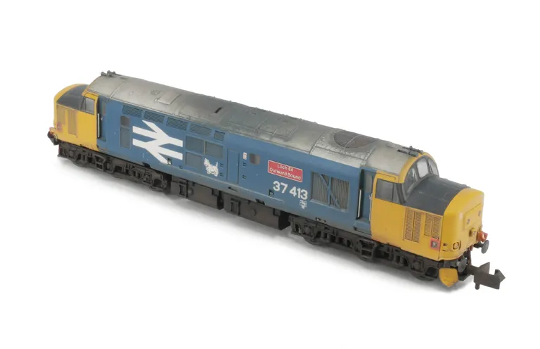 37413 with full respray into Large Logo livery. Other details include: bogie modification to reduce gap between body and bogies, aerial taken off, snowploughs, moulded roof grill replaced with 3D etched fan and grill, speedo cable added, semi detailed buf