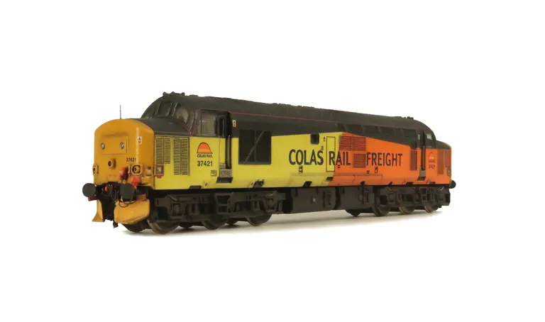 37421 Details include bogie modification to reduce gap between body and bogies, moulded roof grill replaced with 3D etched fan and grill, finer aerial, etched kick plates, speedo cable added, driver, detailed buffer beam at one end with semi detailed at c