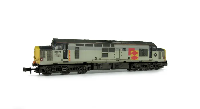 37673 Details include bogie modification to reduce gap between body and bogies, faded paintwork, nose catches, moulded roof grill replaced with 3D etched fan and grill, etched plaques, aerial removed, speedo cable added, renumbered and semi detailed buffe