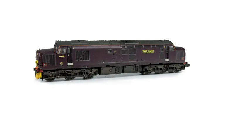 37685 With full respray to 'West Coast Railways' livery. Other details include: detailed buffer beam at one end, buffers changed, nose catch, nose end handrails added, left hand nose bracket taken off, snowploughs, finer aerials, bogie mod to reduce gap b