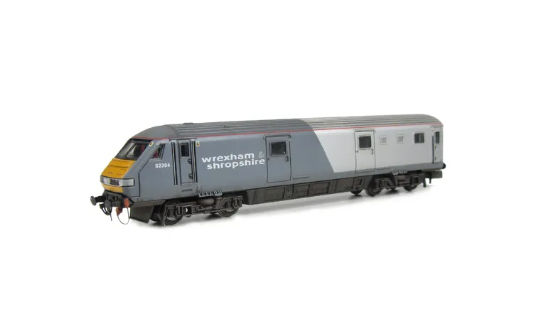 DVT with detailed buffer beam, brake discs and driver fitted.