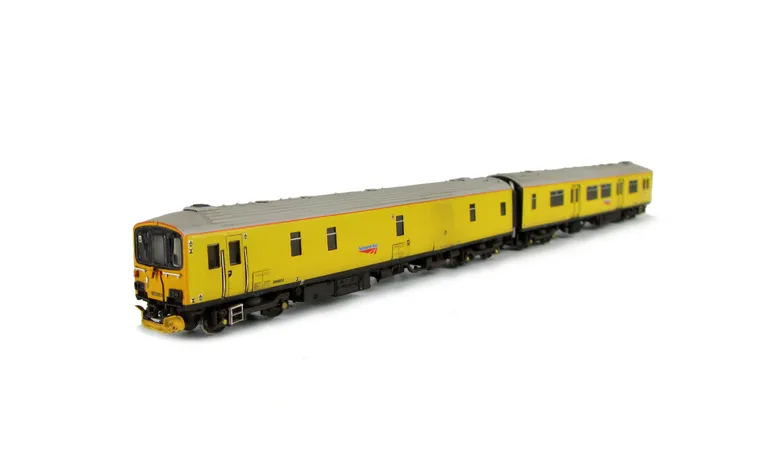 Conversion and respray to a class 950 Network Rail measurement unit. Details include: full conversion of body and roof, added buffer beam detail with cameras and extra cameras on snowploughs at one end, extra cable and sockets on nose, driver fitted, came