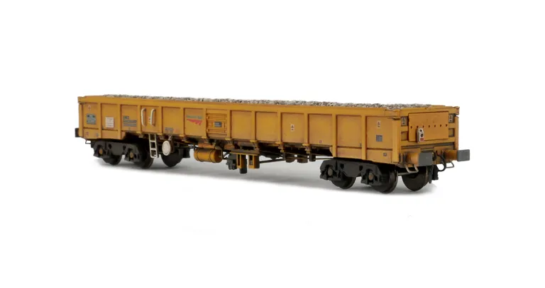 with detailed buffer beam and tail lamp.