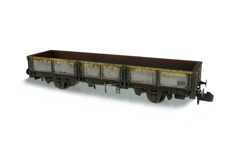 With special effects of rust and fading.