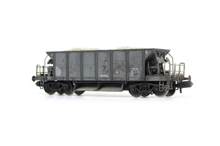 special effects of fading, paint peeling and rust. Realistic load added.