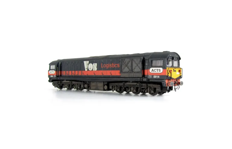 5814 Full respray into Vos Logistics livery with modifications for European running. Headlight added to cab and modified lighting with extra light added and top light blanked off. Detailed buffer beam at one end. Renumbered, pommels added to nose end hand