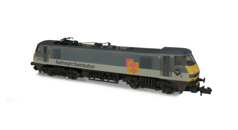 90021 Full respray into RFD Livery with heavily modified nose ends. Other details include: semi detailed buffer beams at both ends, printed light clusters replaced with moulded etched versions, pantograph replaced with more accurate version, wire handrail