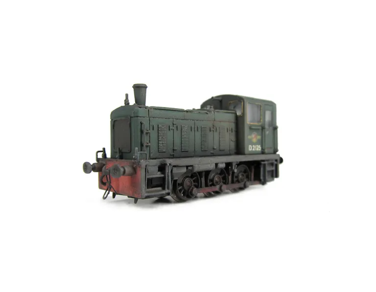 D2125 modified with chimney and air horns changed, faded paintwork, renumbered, detailed buffer beam with coupler pockets filled, semi detailed buffer beam at coupler end and etched workplates.