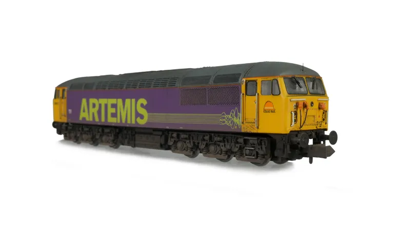 56312 with full respray to Artemis livery. Details include; split handrails on nose, buffers changed, renumbered, aerials added and finer mu sockets added.