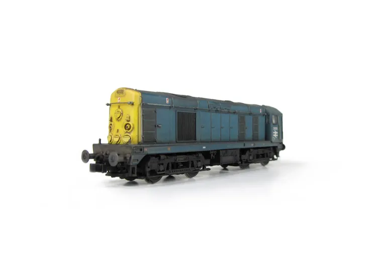 20035 Renumbered with cab and nose ends detailed with fine discs and holes filled with respray of yellow, roof grills replaced with much finer etched fan and grill, bogie modification to reduce the gap between body and bogies, horn grill covers made finer