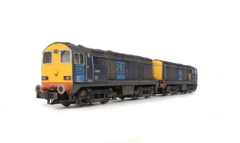 20306/307 Conversion and respray to DRS 20/3. Other details include: roof grills replaced with much finer etched fan and grill, aerial pods, side cab windows converted to larger rectangular versions, renumbered, horn grill covers made finer, semi detailed