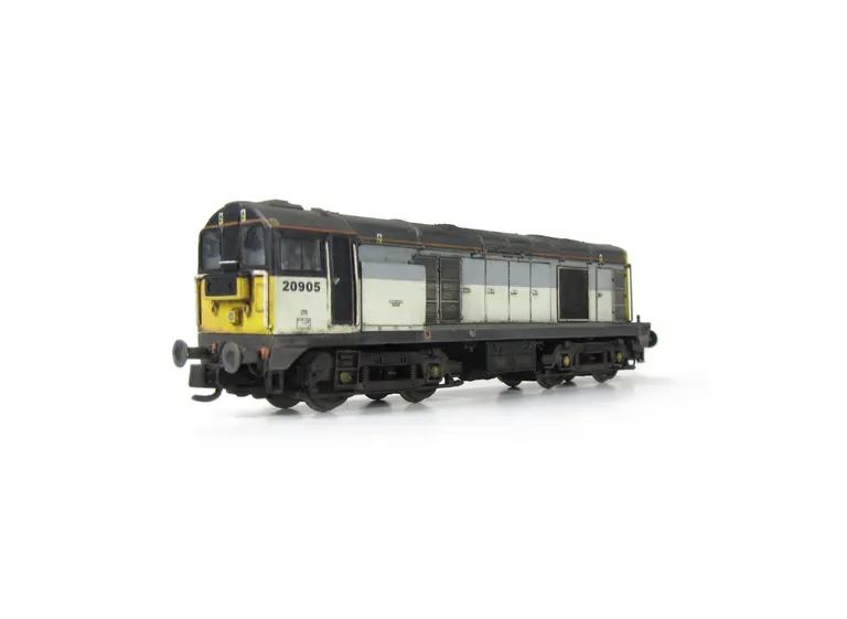 20905 Converted to a 20/9 with full respray into Railfreight livery. Added details include: renumbered with added side box, plates added at cab end, side cab windows modified to rectangular versions with etched surrounds, headcode box modified, different 