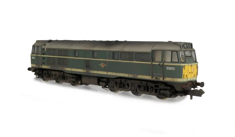 D5683  Added details include: livery adjustments, semi detailed at both ends, renumbered, headcodes changed, etched work plates, bogie mod to make the gap between body and bogies smaller and roof grills replaced with 3D etched fan and grill.