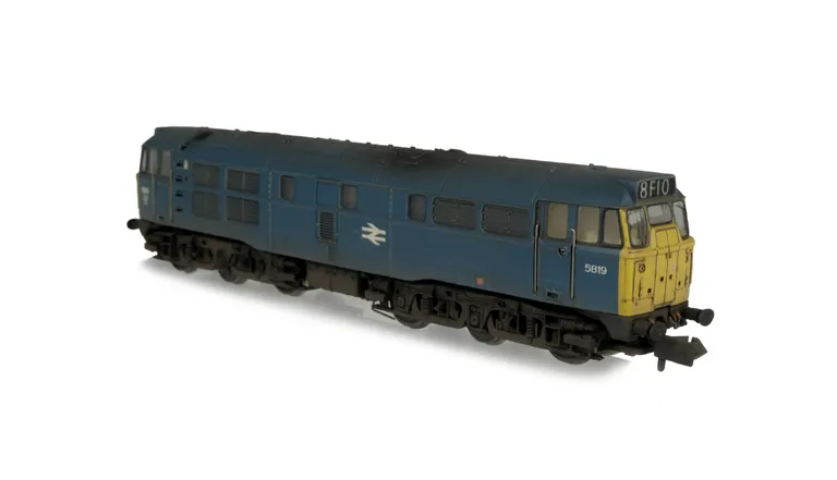 D5819 Full respray to BR Blue, Added details include: semi detailed at both ends, renumbered, headcodes changed, etched work plates, bogie mod to make the gap between body and bogies smaller and roof grills replaced with 3D etched fan and grill.